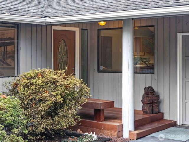 401 E Cove View Road, Belfair, WA 98528