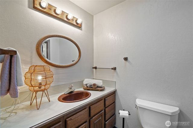 401 E Cove View Road, Belfair, WA 98528