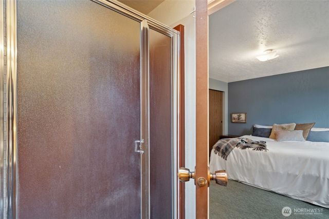 401 E Cove View Road, Belfair, WA 98528