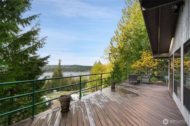 401 E Cove View Road, Belfair, WA 98528