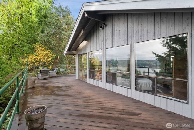 401 E Cove View Road, Belfair, WA 98528