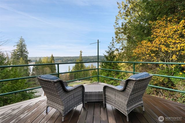 401 E Cove View Road, Belfair, WA 98528