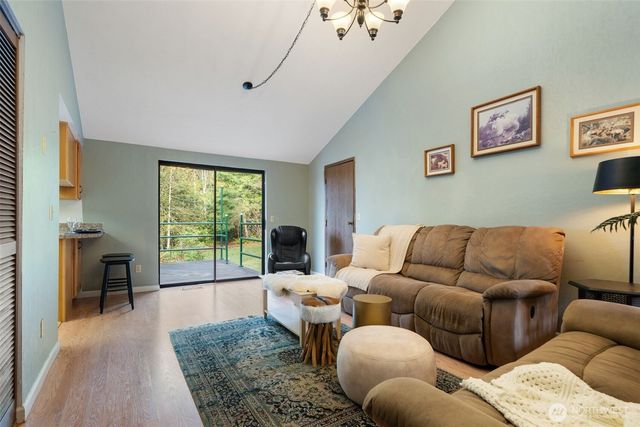 401 E Cove View Road, Belfair, WA 98528