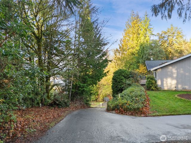 401 E Cove View Road, Belfair, WA 98528