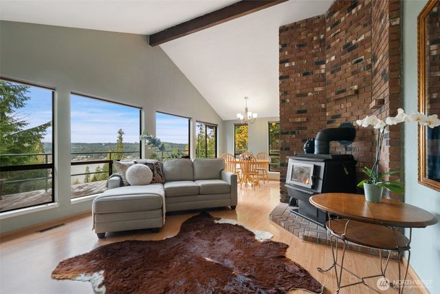 401 E Cove View Road, Belfair, WA 98528