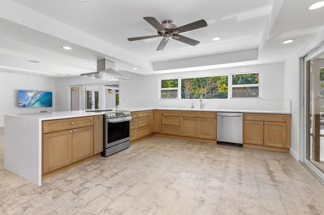 41 Coconut Lane, Ocean Ridge, FL 33435