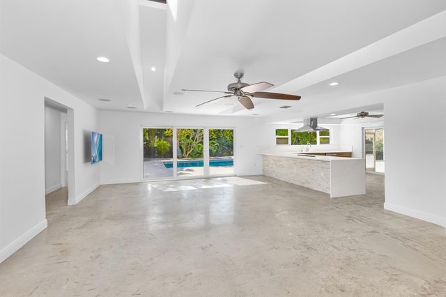 41 Coconut Lane, Ocean Ridge, FL 33435