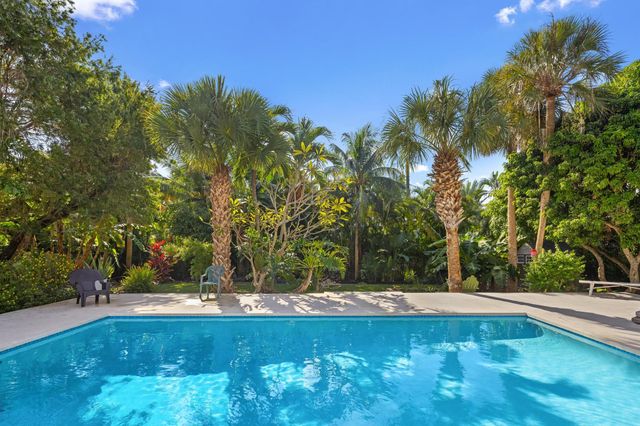 41 Coconut Lane, Ocean Ridge, FL 33435