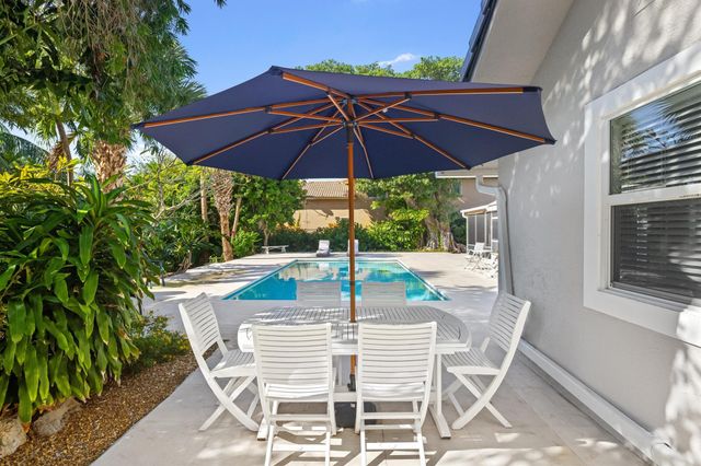 41 Coconut Lane, Ocean Ridge, FL 33435