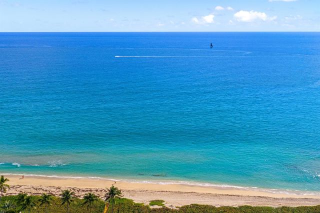 41 Coconut Lane, Ocean Ridge, FL 33435