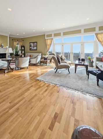 174 Douglas, Staten Island, NY 10304