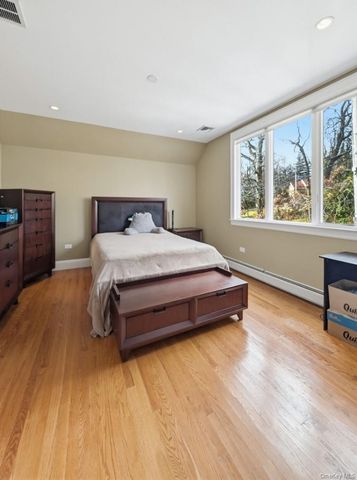 174 Douglas, Staten Island, NY 10304