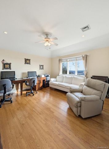 174 Douglas, Staten Island, NY 10304