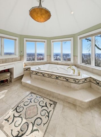 174 Douglas, Staten Island, NY 10304