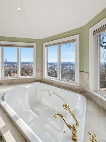 174 Douglas, Staten Island, NY 10304