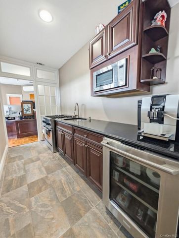 174 Douglas, Staten Island, NY 10304