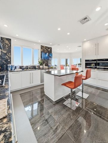 174 Douglas, Staten Island, NY 10304