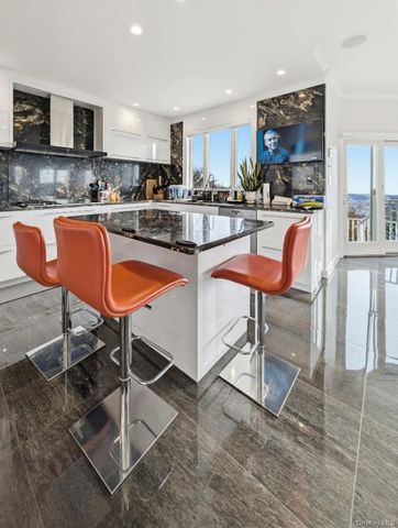 174 Douglas, Staten Island, NY 10304