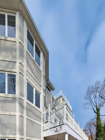 174 Douglas, Staten Island, NY 10304