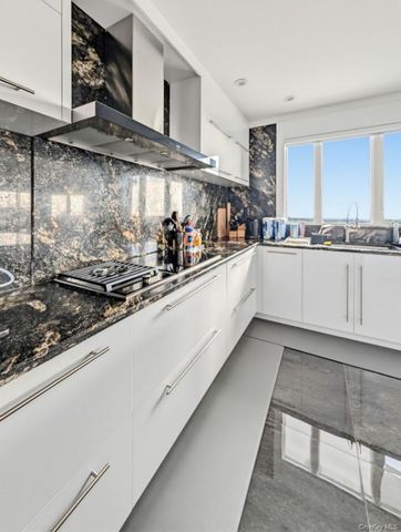 174 Douglas, Staten Island, NY 10304