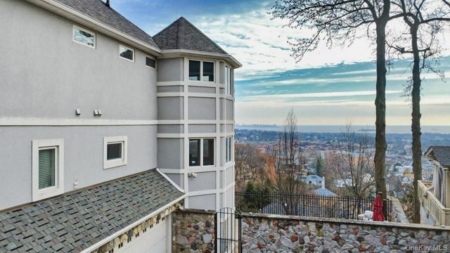 174 Douglas, Staten Island, NY 10304