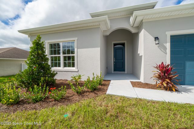 542 De Groodt Road SW, Palm Bay, FL 32908