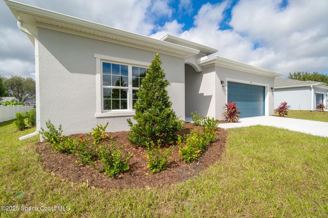 542 De Groodt Road SW, Palm Bay, FL 32908