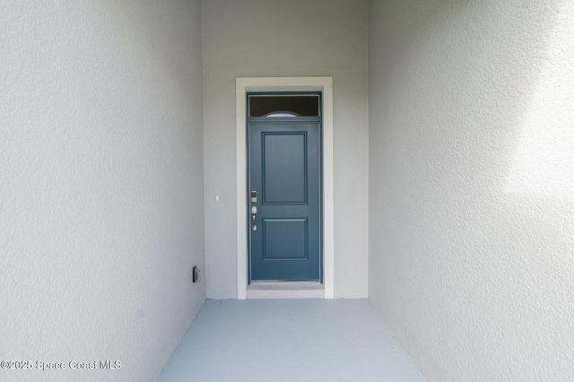 542 De Groodt Road SW, Palm Bay, FL 32908