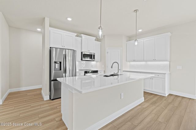 542 De Groodt Road SW, Palm Bay, FL 32908