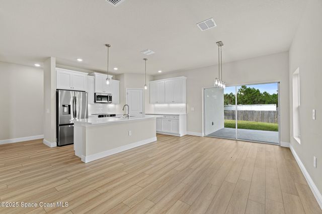 542 De Groodt Road SW, Palm Bay, FL 32908