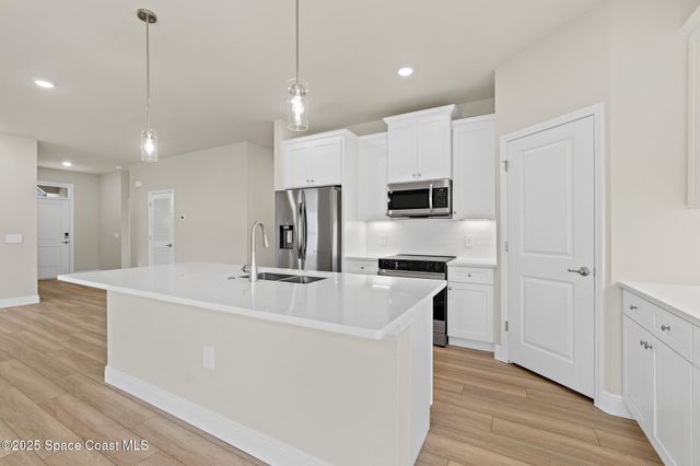 542 De Groodt Road SW, Palm Bay, FL 32908