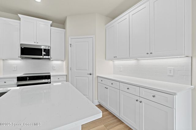 542 De Groodt Road SW, Palm Bay, FL 32908