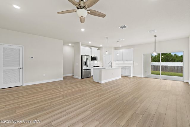 542 De Groodt Road SW, Palm Bay, FL 32908