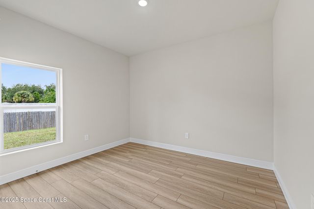 542 De Groodt Road SW, Palm Bay, FL 32908
