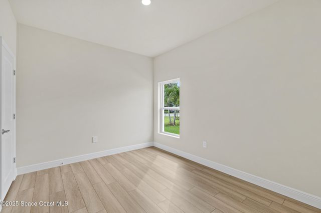 542 De Groodt Road SW, Palm Bay, FL 32908
