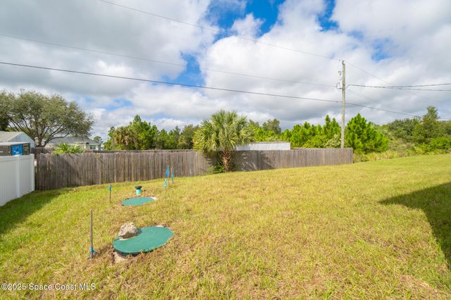 542 De Groodt Road SW, Palm Bay, FL 32908
