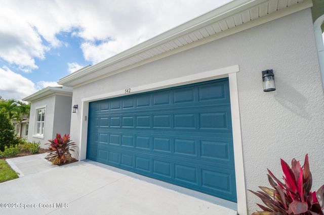 542 De Groodt Road SW, Palm Bay, FL 32908