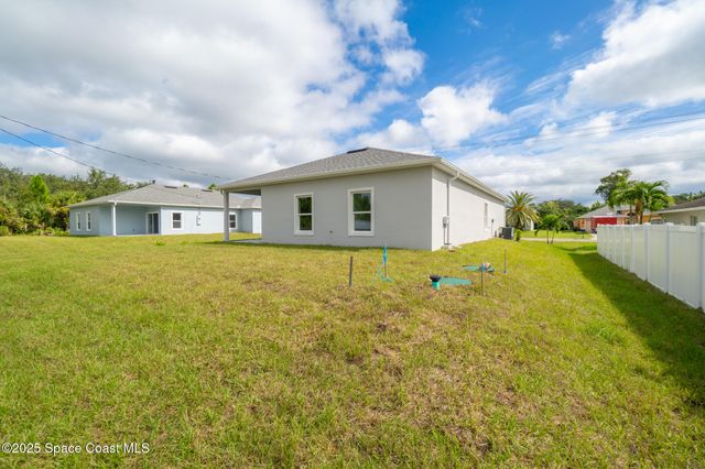 542 De Groodt Road SW, Palm Bay, FL 32908