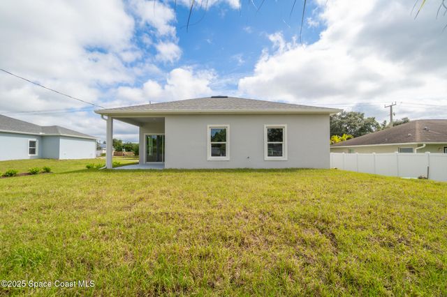 542 De Groodt Road SW, Palm Bay, FL 32908