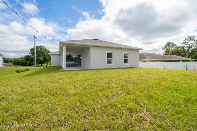 542 De Groodt Road SW, Palm Bay, FL 32908
