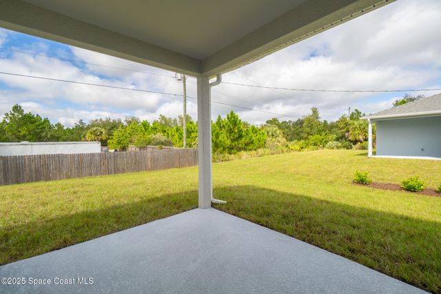 542 De Groodt Road SW, Palm Bay, FL 32908