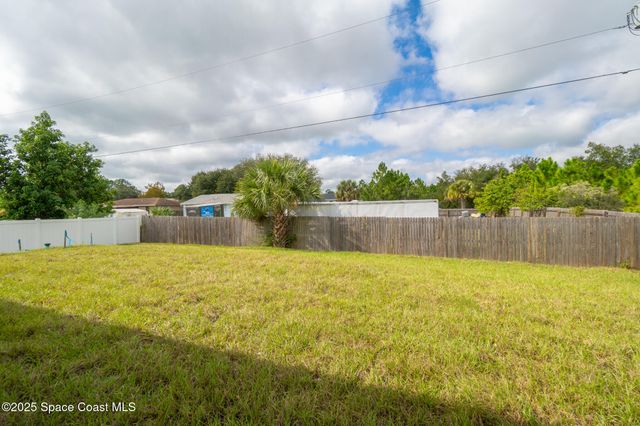 542 De Groodt Road SW, Palm Bay, FL 32908