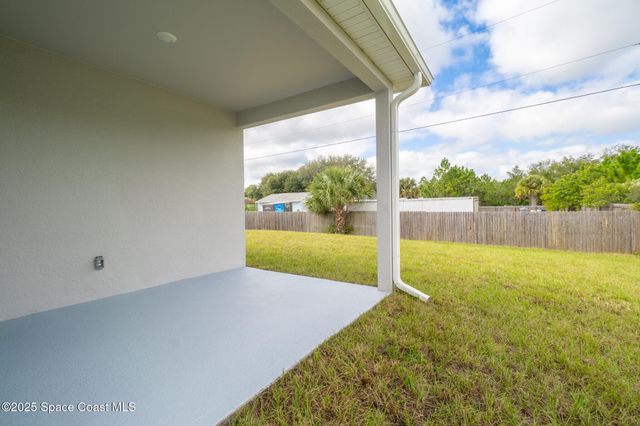 542 De Groodt Road SW, Palm Bay, FL 32908