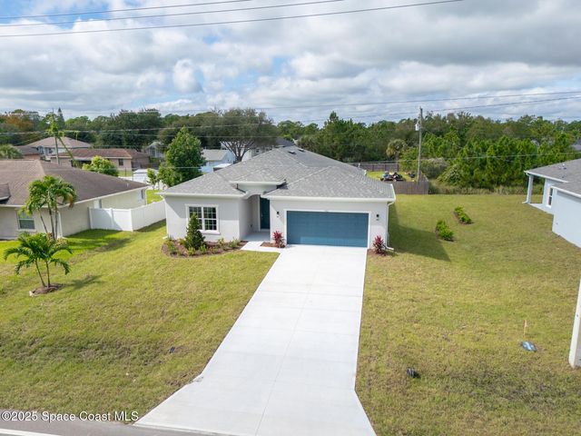 542 De Groodt Road SW, Palm Bay, FL 32908