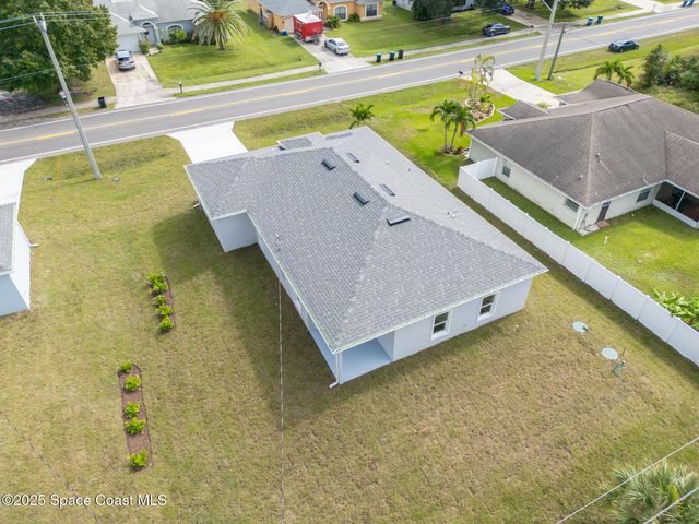 542 De Groodt Road SW, Palm Bay, FL 32908