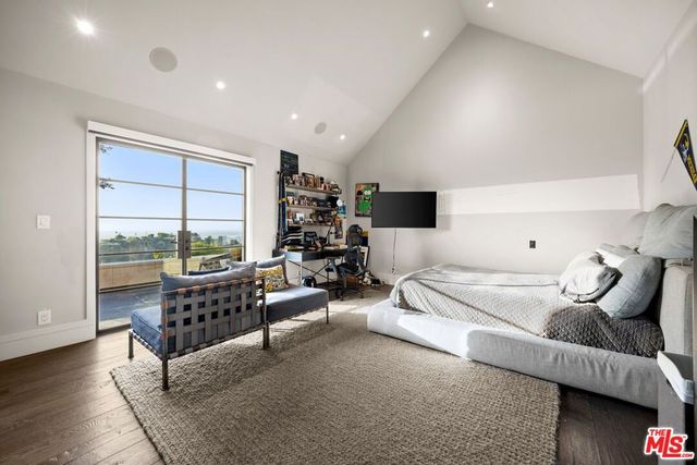 3396 Stone Ridge Lane, Los Angeles, CA 90077