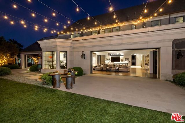 3396 Stone Ridge Lane, Los Angeles, CA 90077