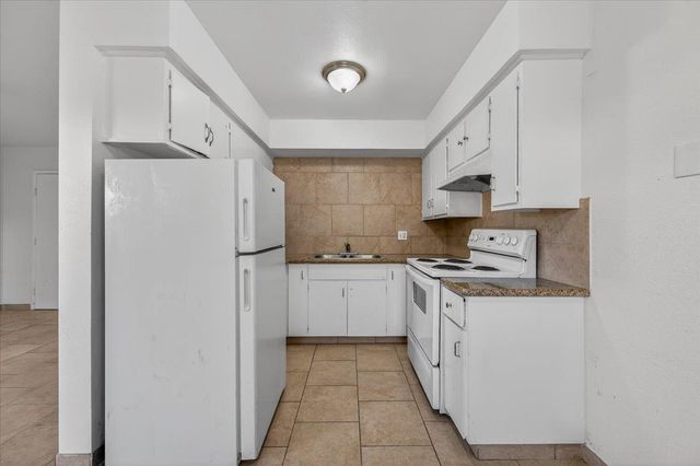 1348 E San Bruno Avenue, Fresno, CA 93710