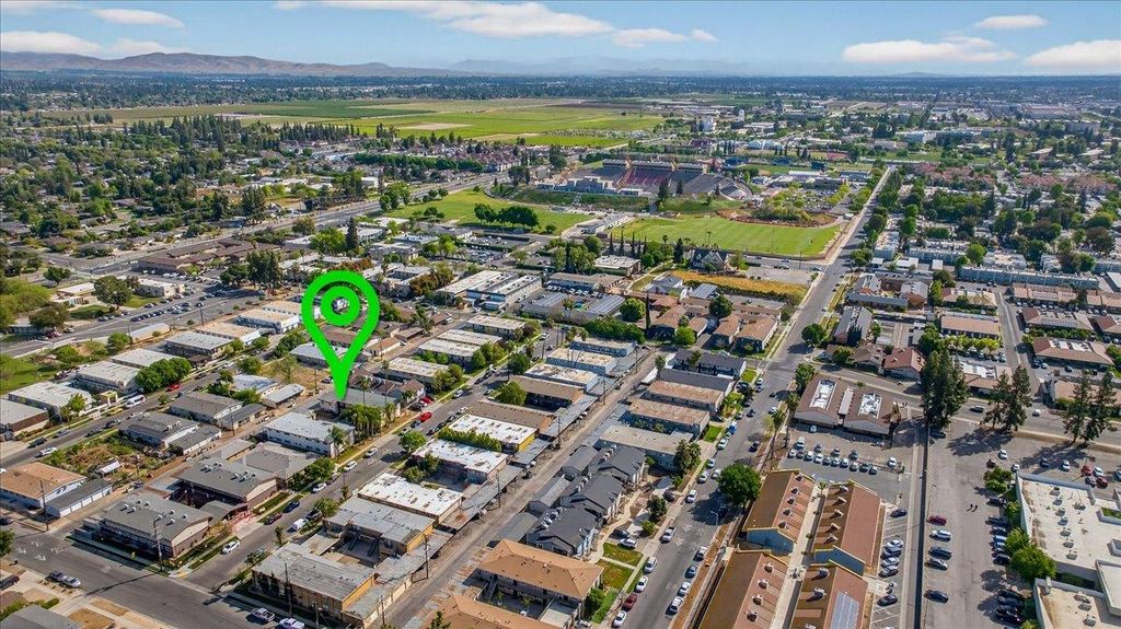 Image 10 of property listing at 1348 E San Bruno Avenue, Fresno, CA 93710