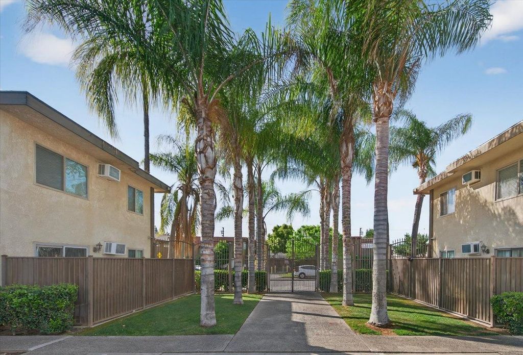 Image 33 of property listing at 1348 E San Bruno Avenue, Fresno, CA 93710
